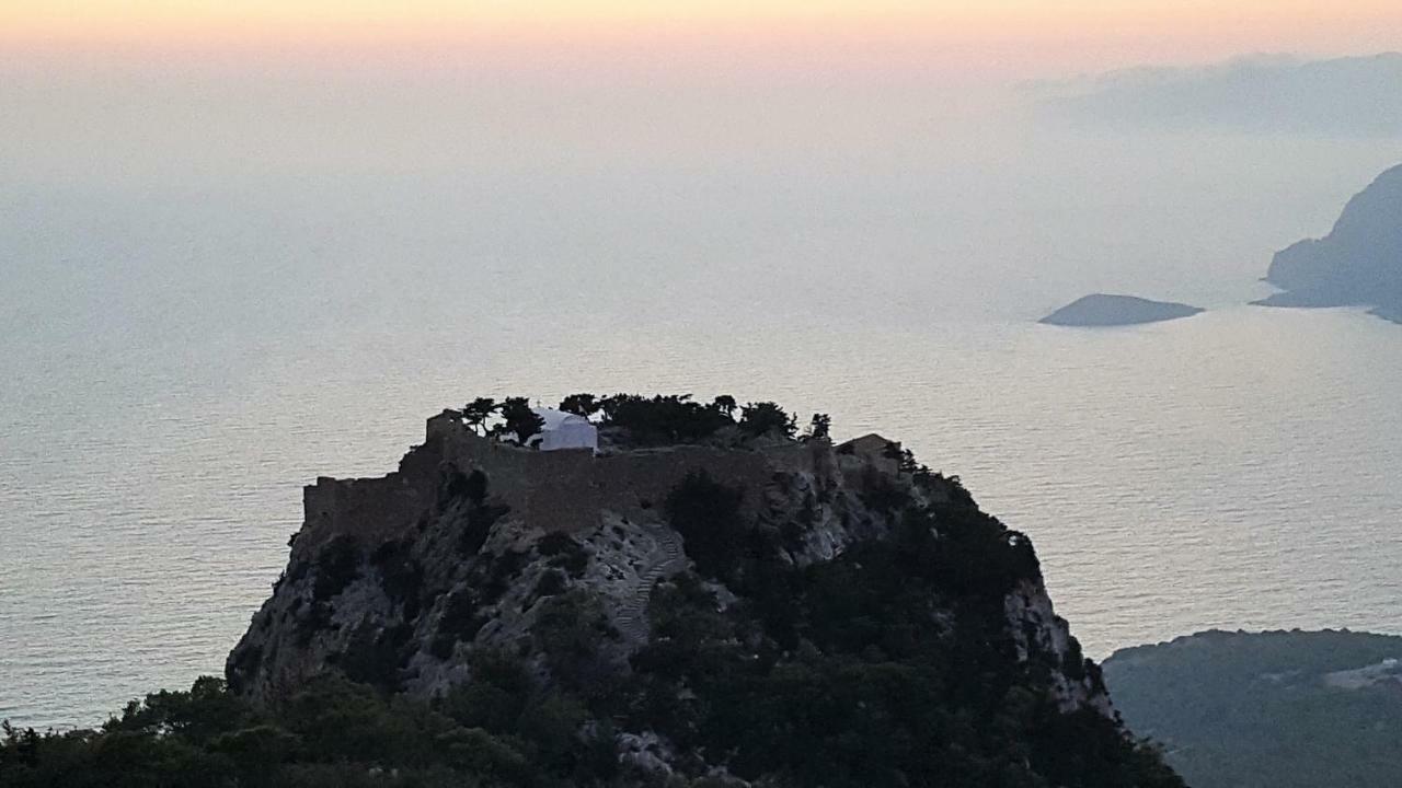 Limeri Traditional Guest House Monolithos  المظهر الخارجي الصورة