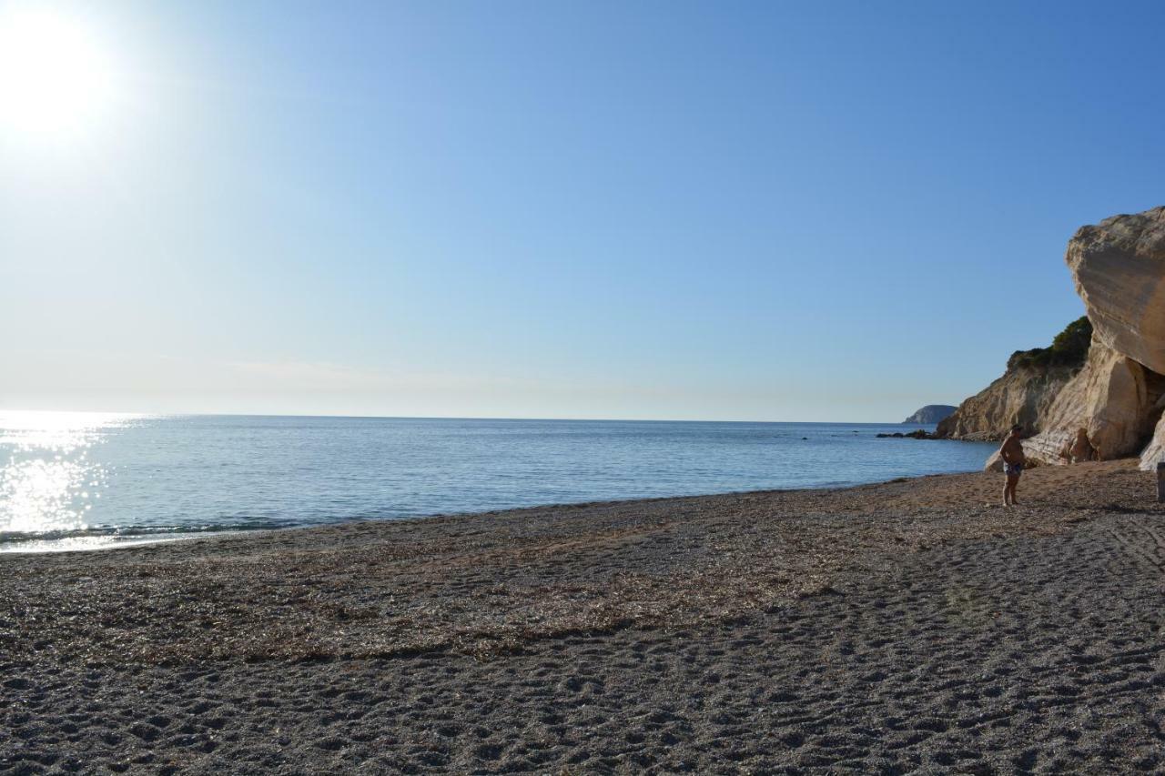Limeri Traditional Guest House Monolithos  المظهر الخارجي الصورة